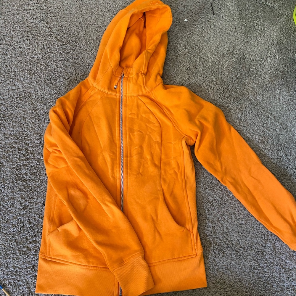 Lululemon sweatshirt